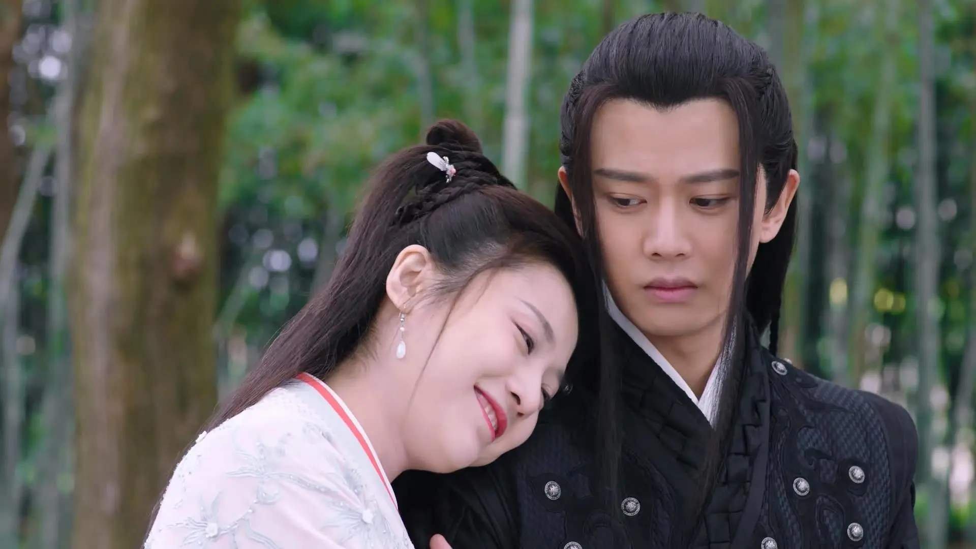 传统竹竿舞运动会，文化传承与现代结合，竹竿舞表演解说词