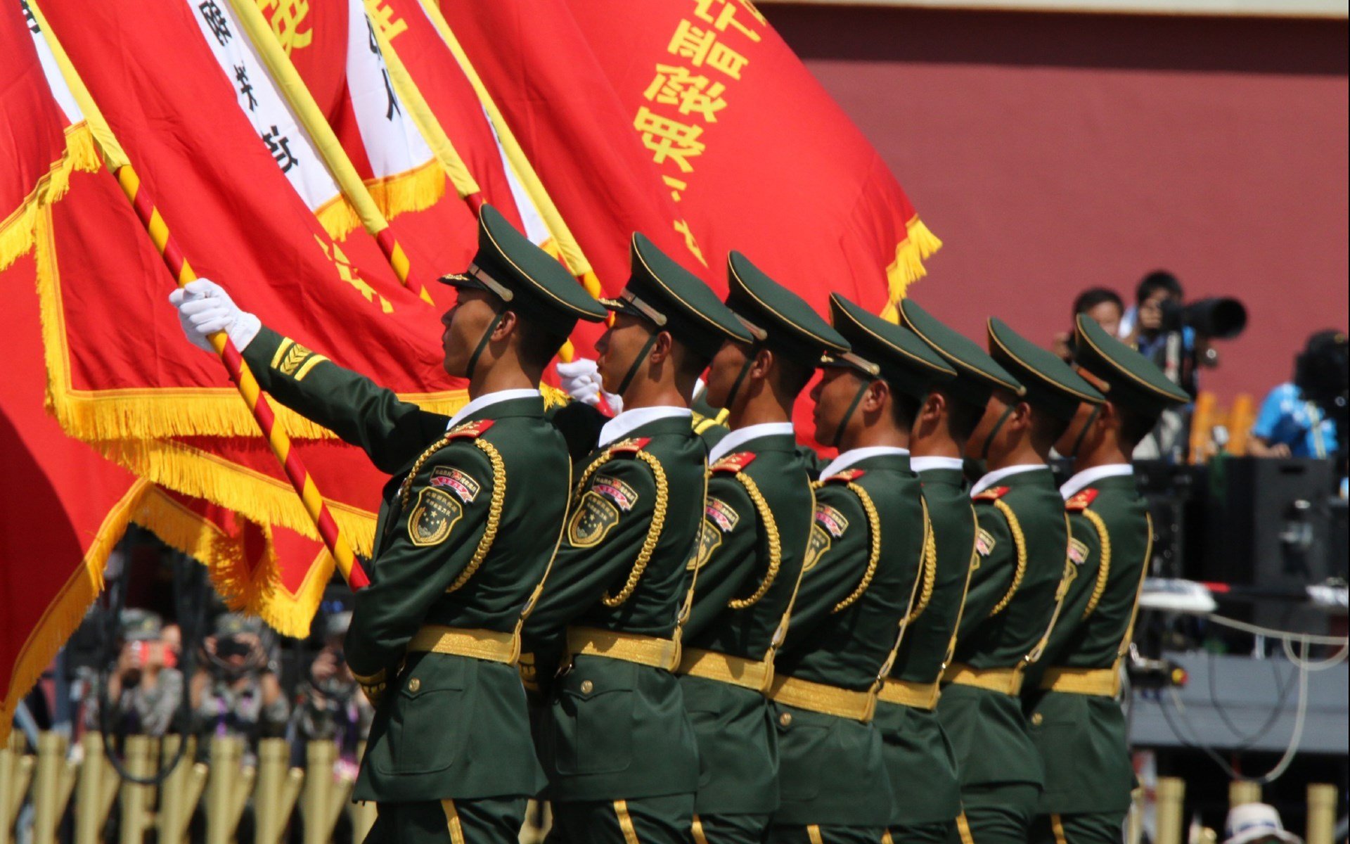 掘金发布球员自传集《我们就是丹佛》，首日销量破万